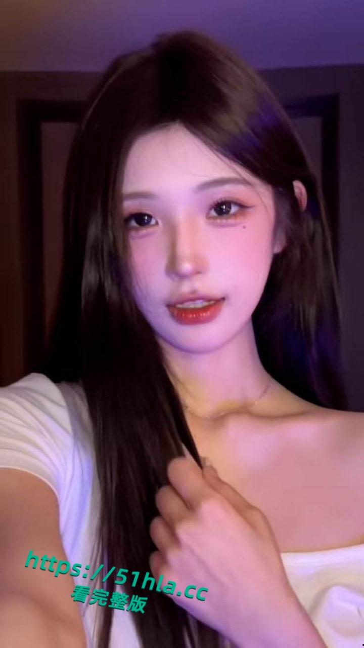 抖音600万粉丝女网红【若琳pepper】漏点风波！直播真空连线故意漏点，微露粉嫩大奶尽显淫态诱惑感拉满！-4