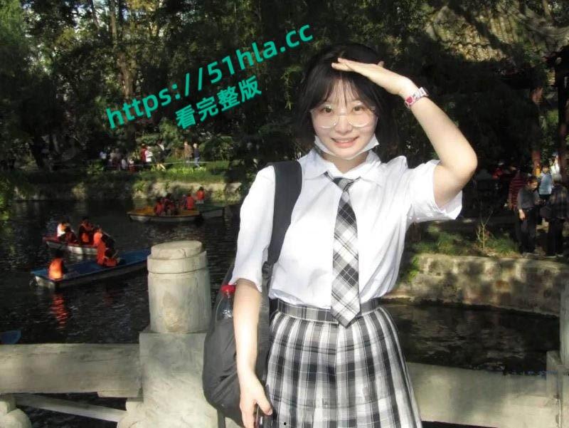 贵州安顺母狗【李丽】聊天记录及假期约炮曝光，白嫩巨乳学生妹骑乘榨精，呻吟娇媚淫荡不堪！-2