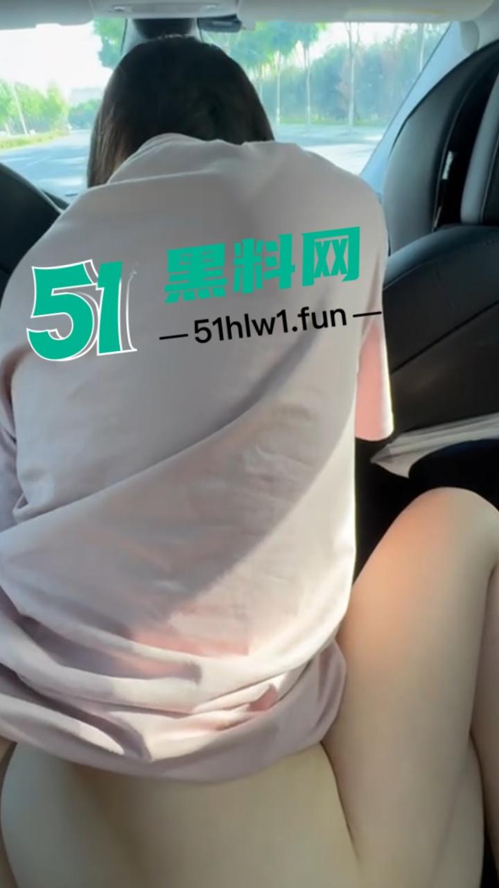 内蒙古赤峰学生妹【杨依诺】老师面前的好学生，私下却是性瘾婊子身材高挑细腰长腿做爱私拍遭流出。-4