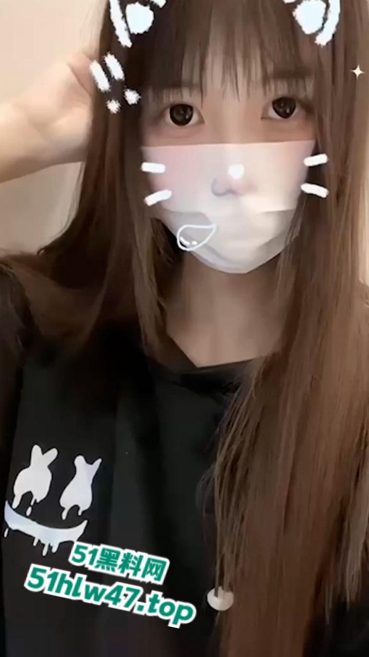 抖音极品萝莉【小佳呆呆的】定制福利流出，锁骨痣加同款手链完全实锤本人无疑，果然福利姬才是出路！-3