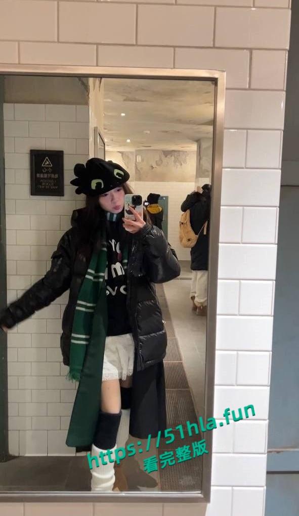 复旦大学校花【周雨晴】被包养泄密，金主多姿势爆操，叫声超骚撸点满满！-3