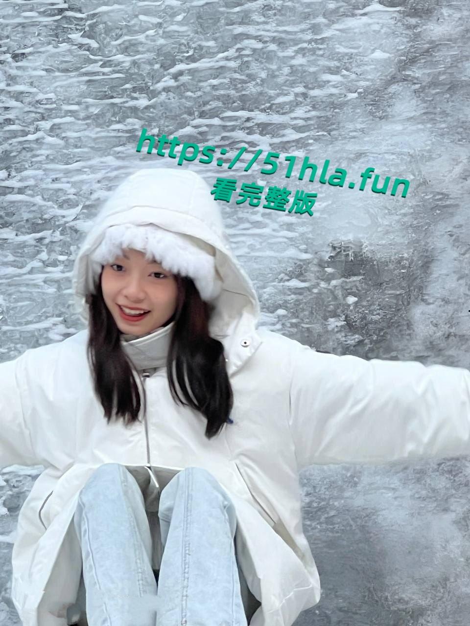 复旦大学校花【周雨晴】被包养泄密，金主多姿势爆操，叫声超骚撸点满满！-4