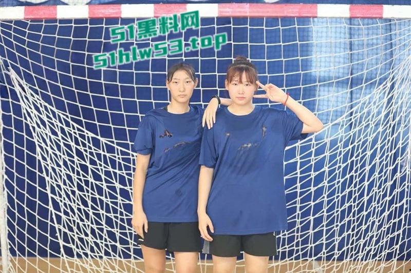 合肥师范学院手球队【李旗】酒店开房视频被炮友曝光,性感肥臀被抽打调教无套后入 !-5