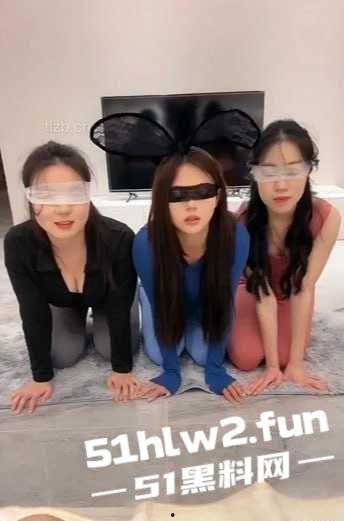 女虐女SM片段精选,下贱女的生活,三女M被女主人虐成狗,舔脚喝尿扇耳光吞口水,女人何必为难女人?-5