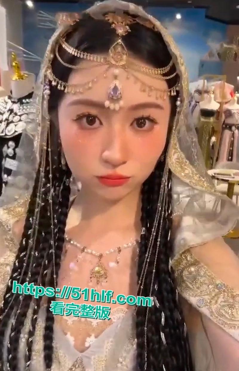 高校大一学生妹【郑可洁】遭黄毛带入酒店做爱视频流出,口活绝技侍弄肉棒,娇嫩肉体被凶猛插入激情满满!-2