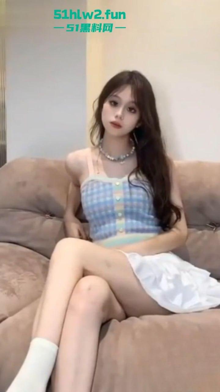 北京抖音极品网红【韩卓琳】背着男友兼职做外围，黑森林嫩穴更是肥的诱人被发现后果断曝光！-3