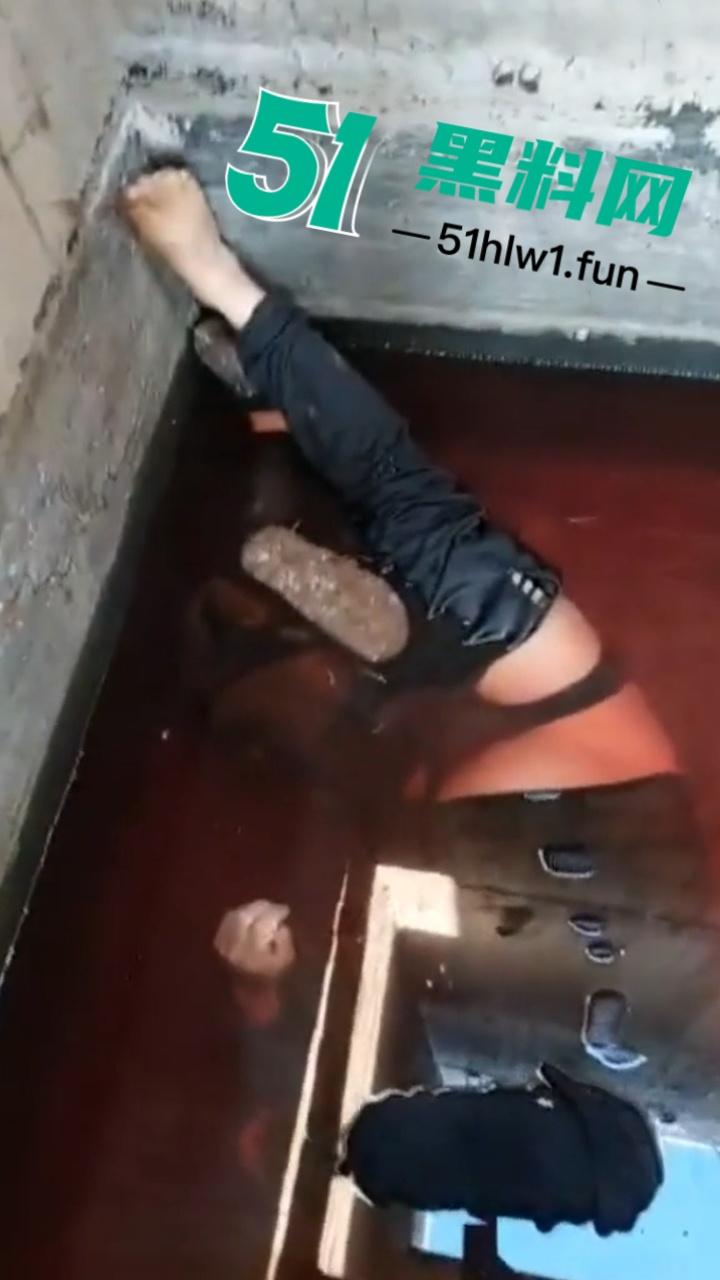 【血腥恐怖慎点】叙利亚惨烈现状沙姆解放组织，在当地肆意杀人视百姓如牛马，人民生活堪比地狱抛尸现场被曝光。-4