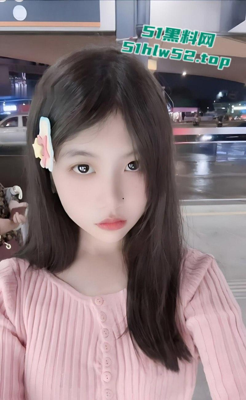 湖南长沙美术学院【林若曦】长相甜美痴迷网恋，宽衣解带抠穴搓奶，白皙胴体娇嫩无比！-1