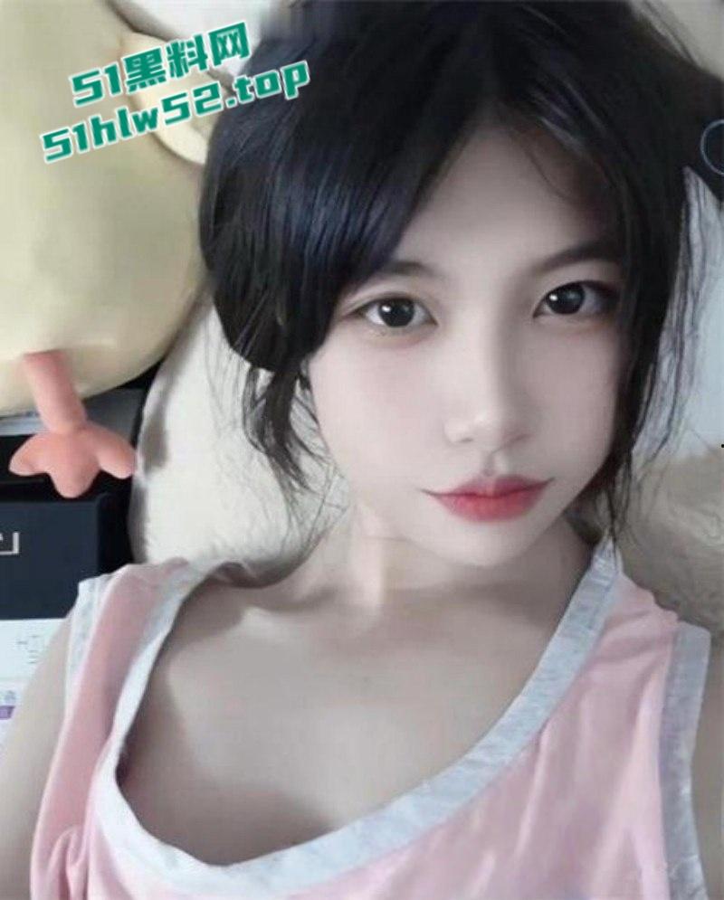 湖南长沙美术学院【林若曦】长相甜美痴迷网恋，宽衣解带抠穴搓奶，白皙胴体娇嫩无比！-2