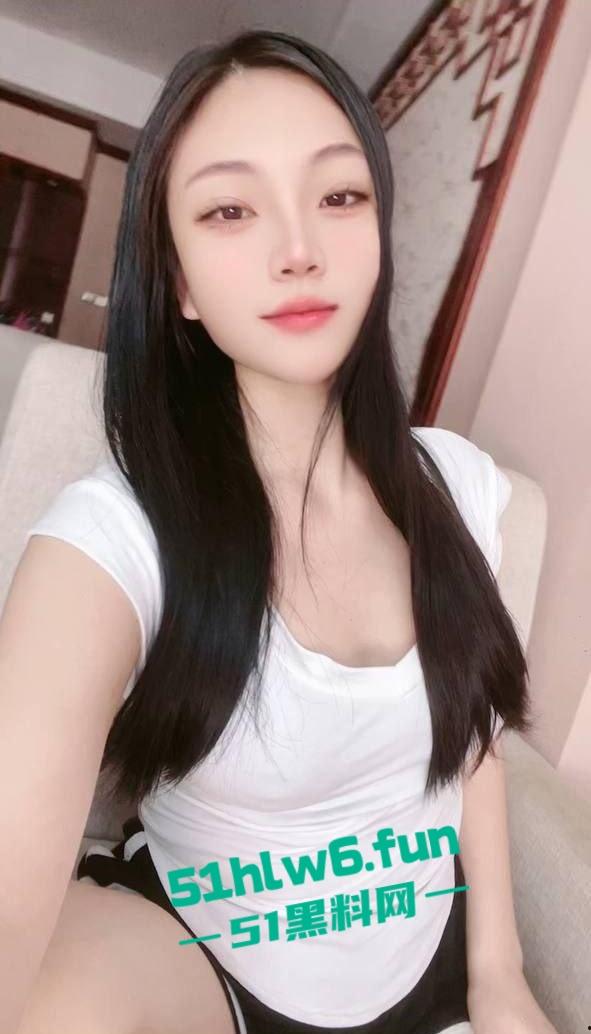 缅甸果敢夜场女【杨改琴】高颜值极品身材骚鸡,5000元就能带走过夜,在勐拉小穴带病有粉刺,兄弟们小心。-1