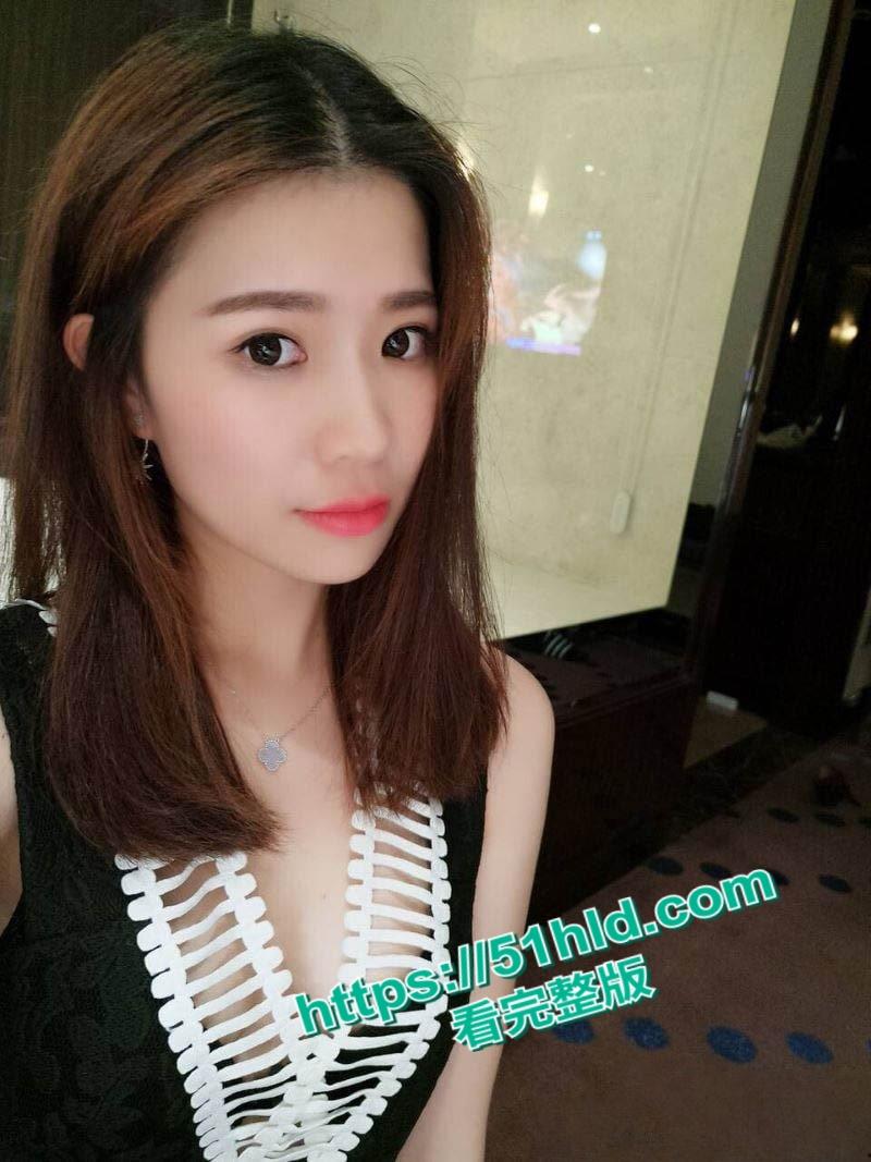 江苏高校极品班花不雅视频泄露,SM调教带狗链舔脚,大鸡巴甩脸羞辱反差感爆棚!-1