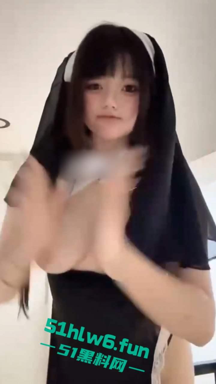 四川绵阳19岁大奶母狗【黄涵妤】献身金主受网调，人美啵大不惧羞涩怼脸出镜只为刺激！-3