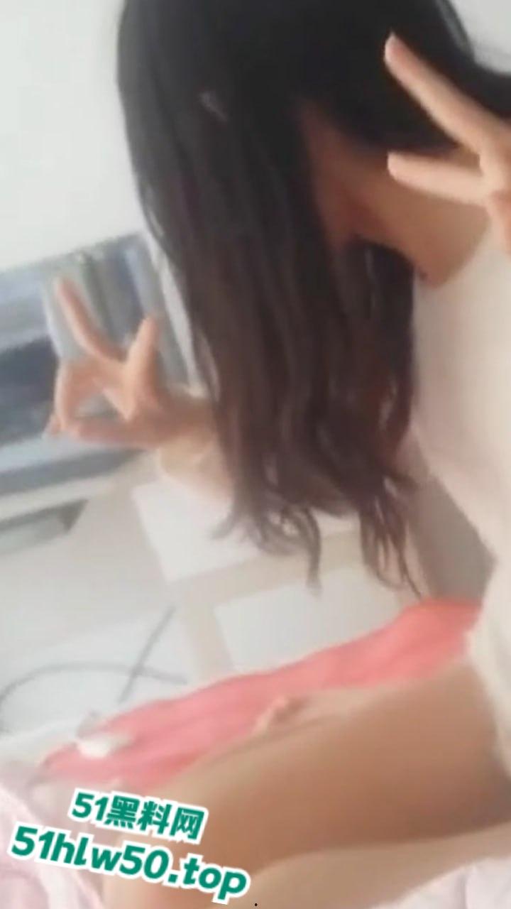 瓜友投稿菏泽学院【王誉洁】调教成骚逼母狗，竟拒绝双飞渣男一气之下将其视频曝光！-5