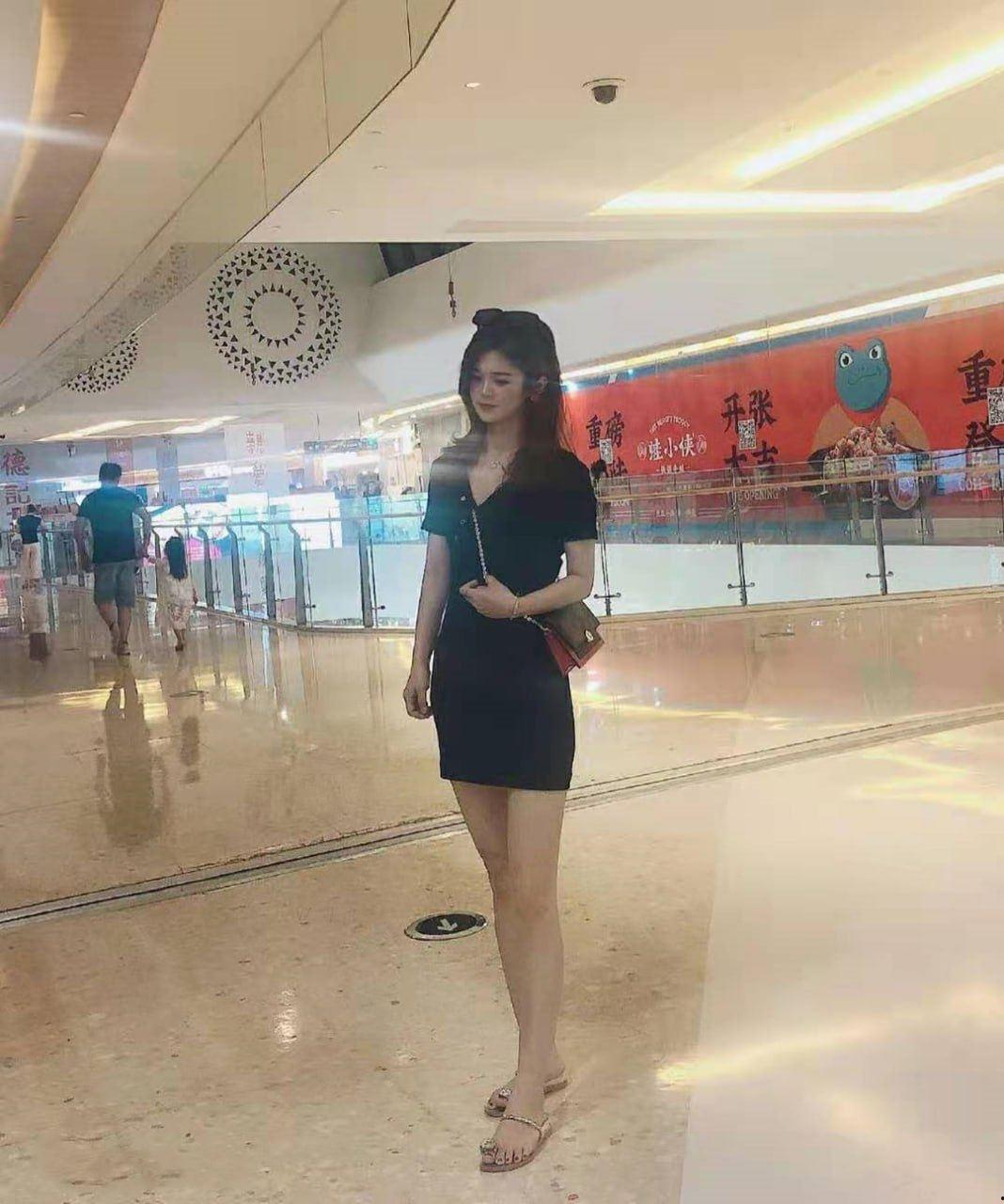 广东省河源市人妻胡玉梅出轨视频被情夫曝光  贤妻良母与放荡母狗无缝衔接 身材一流 那淫荡的呻吟是不知道是有多饥渴-3