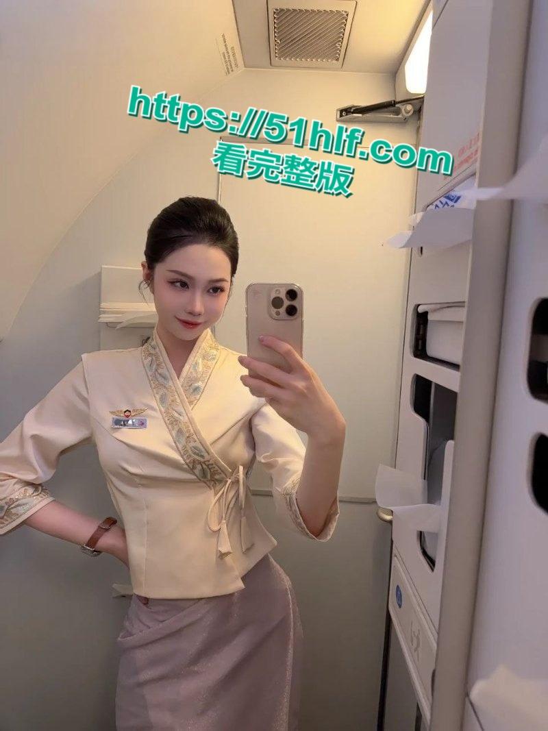 山东青岛98年空姐【张萍】私下淫乱视频流出,反差骚婊学生时代就欲望爆棚四处寻欢!-5