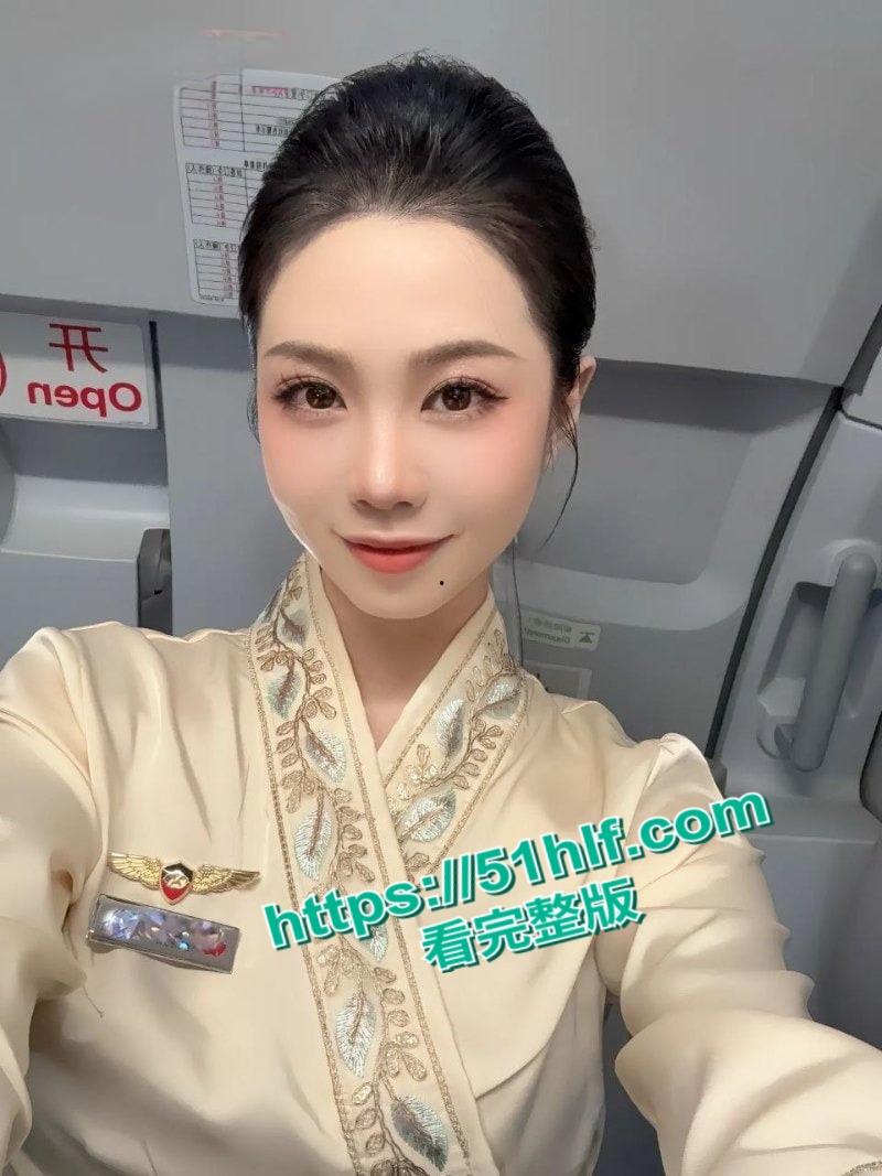 山东青岛98年空姐【张萍】私下淫乱视频流出,反差骚婊学生时代就欲望爆棚四处寻欢!-6