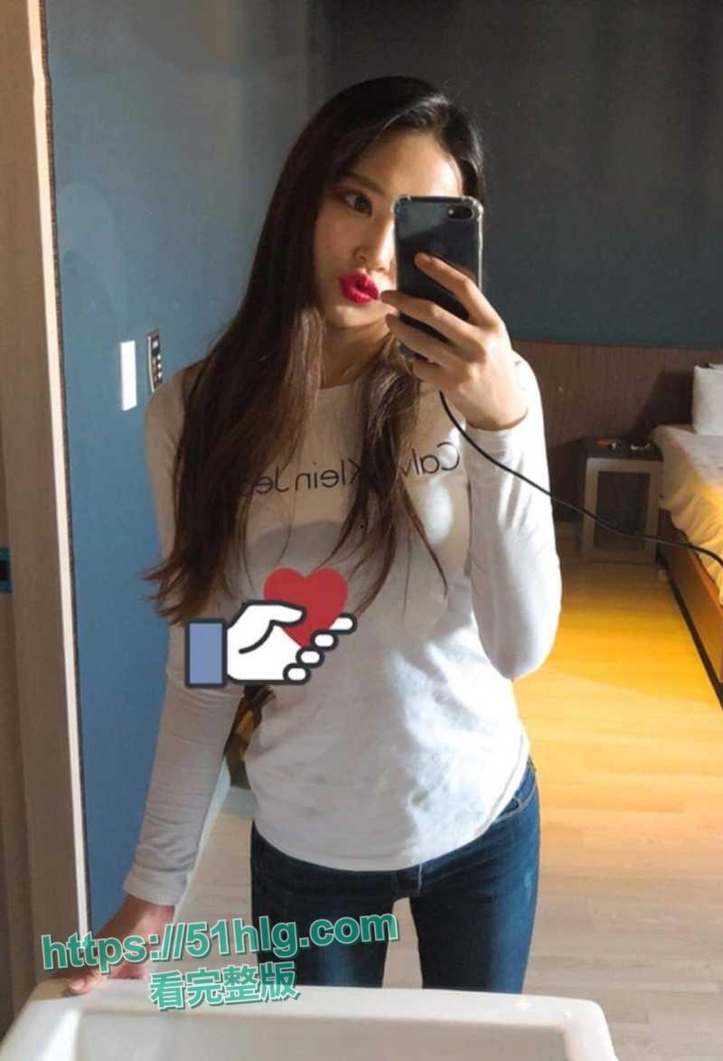 【杭州】美丽女大学生【张雅】的金主调教之路！吸精母狗口爆吞精，惨遭鞭打带狗链，榨精狂暴惨不忍睹-4