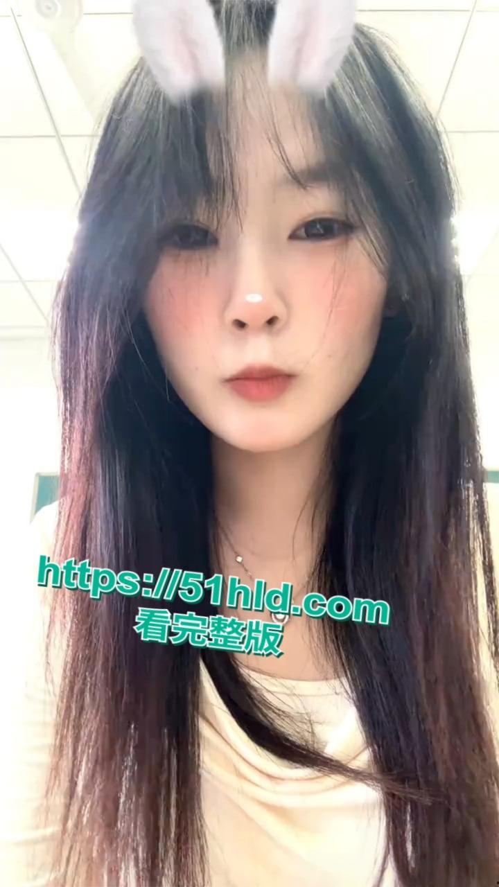 河北工程大学母狗【段欣然】不雅视频流出,完美露脸激情口爆,白嫩娇躯被狂暴后入淫水狂流不止!-1