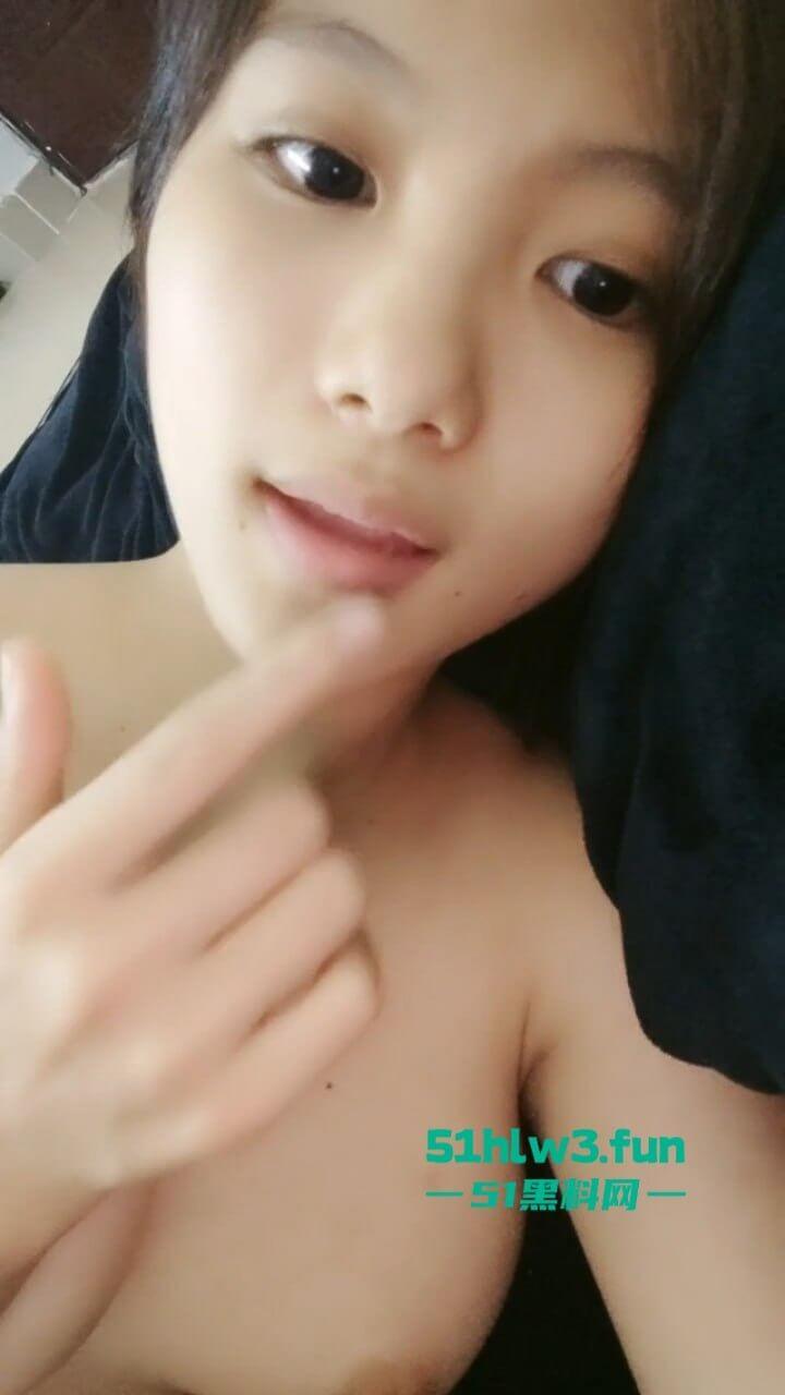 天津理工大学学生妹【王玫雨】校外租房色情直播，自慰抠穴全过程被录屏曝光！-5