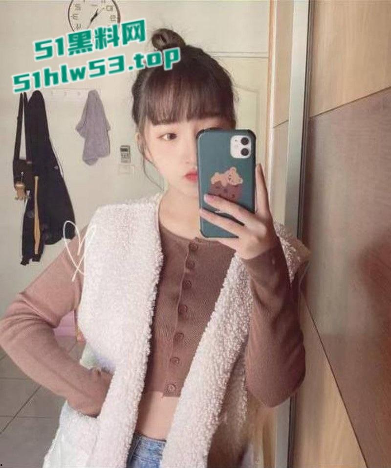 湖南郴州保险公司业务员【叶婉莹】冲业绩甘愿被客户潜规则，肥臀坐屌爽到呻吟不断！-1