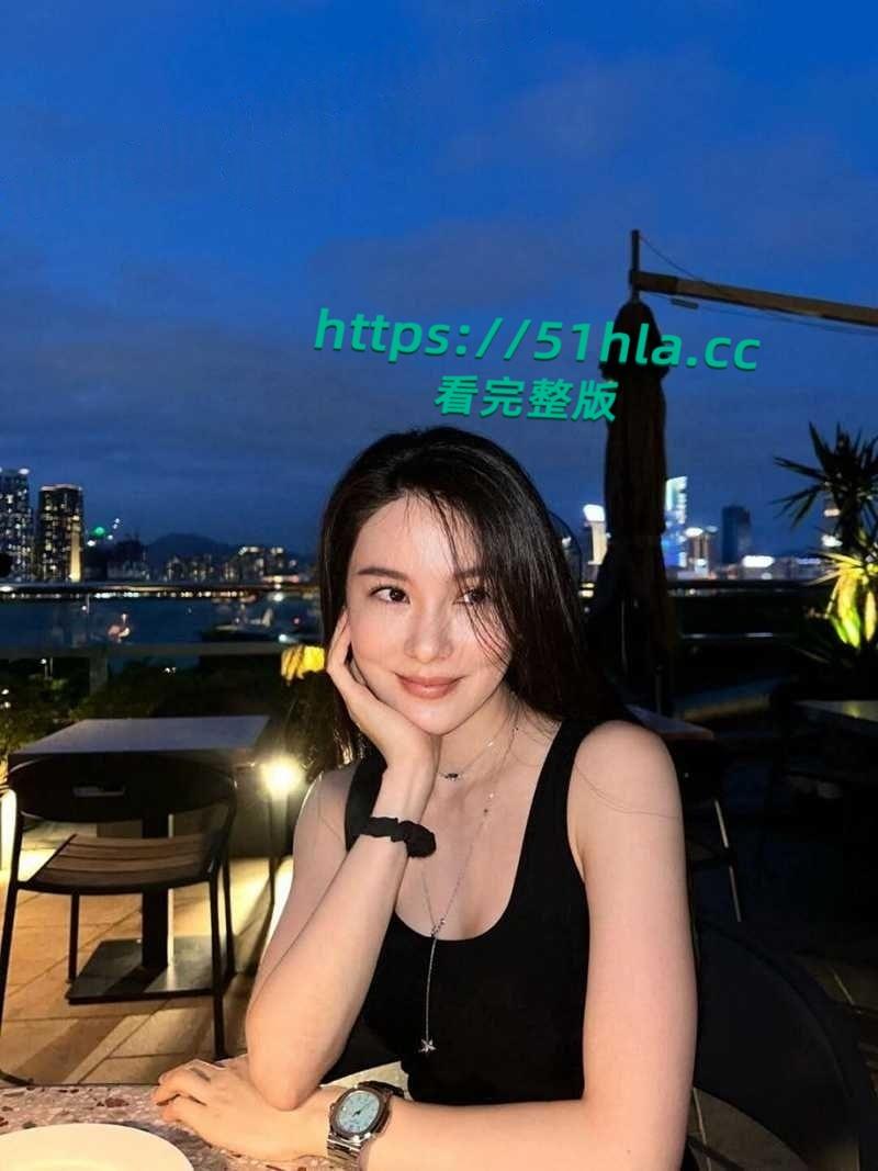 香港中文大学毕业生,现任企业经理没想到私下竟这么骚,极品尤物早期做黄播视频被曝光!-6