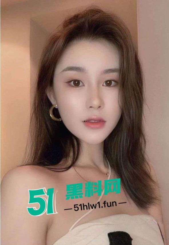 超美极品身材颜值于一体的平面模特的反差一面，背地里揉奶自慰求金主们操的一条小母狗。-4