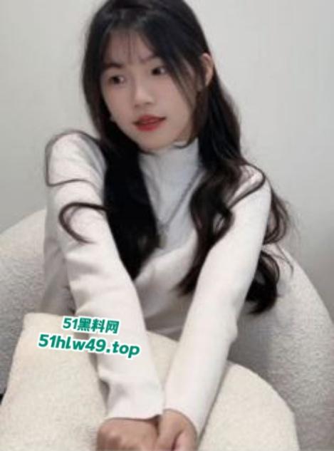 宁波大学骚母狗【潘钰洁】管理学院性感尤物，白月光女神却成为富二代性奴母狗，视频被全校疯传。-1