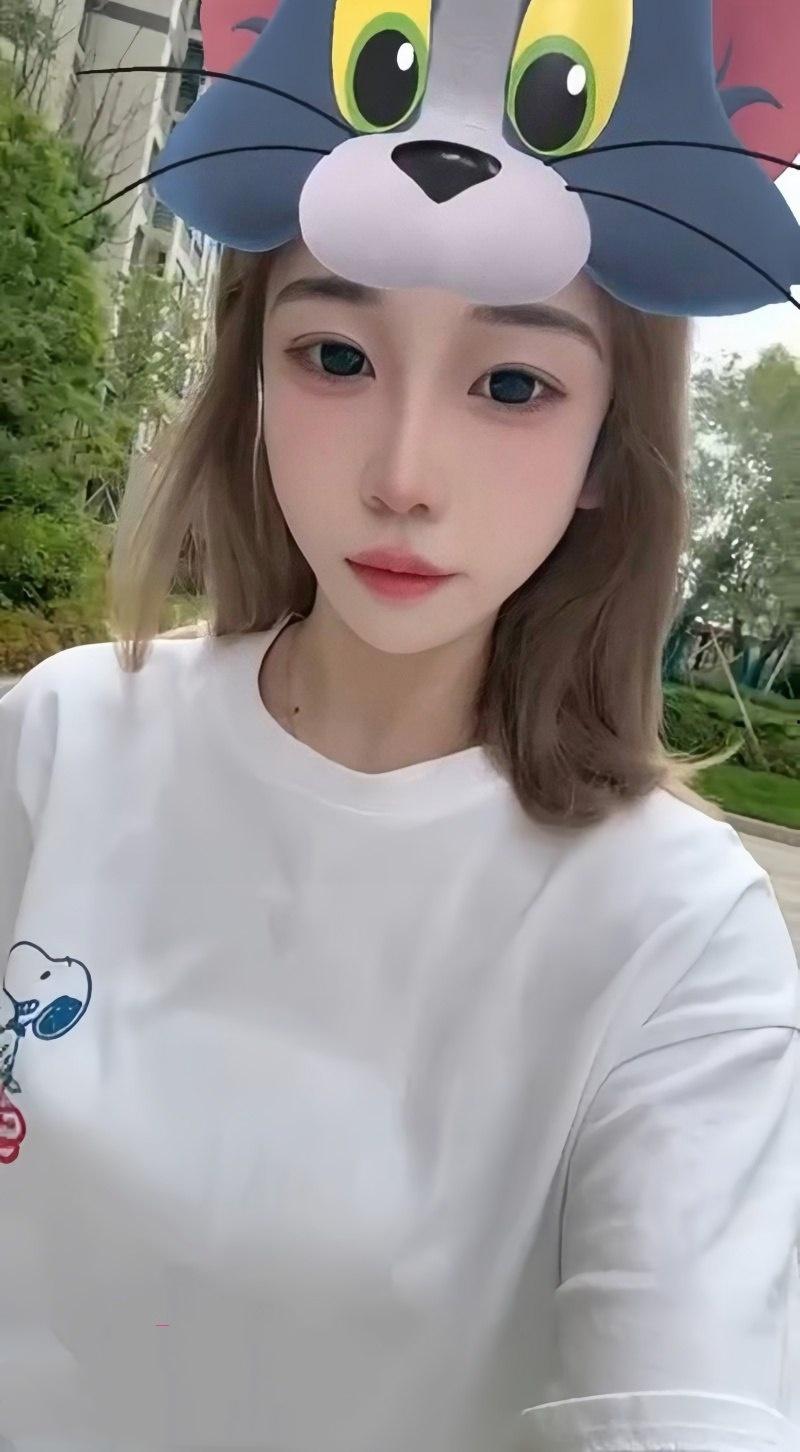 【沈阳】清纯美少女【王钰蕊】变身淫娃：跪床深喉口交，丰满美乳与嫩穴让人爱不释手，叫床声让你欲火焚身！-1