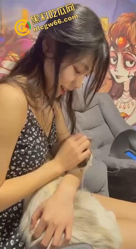 北京反差婊老师【高芳敏】从补课斯文女变老浪货,离婚十多年骚成破洞,轮操松得挂乳环拳交在即!-4