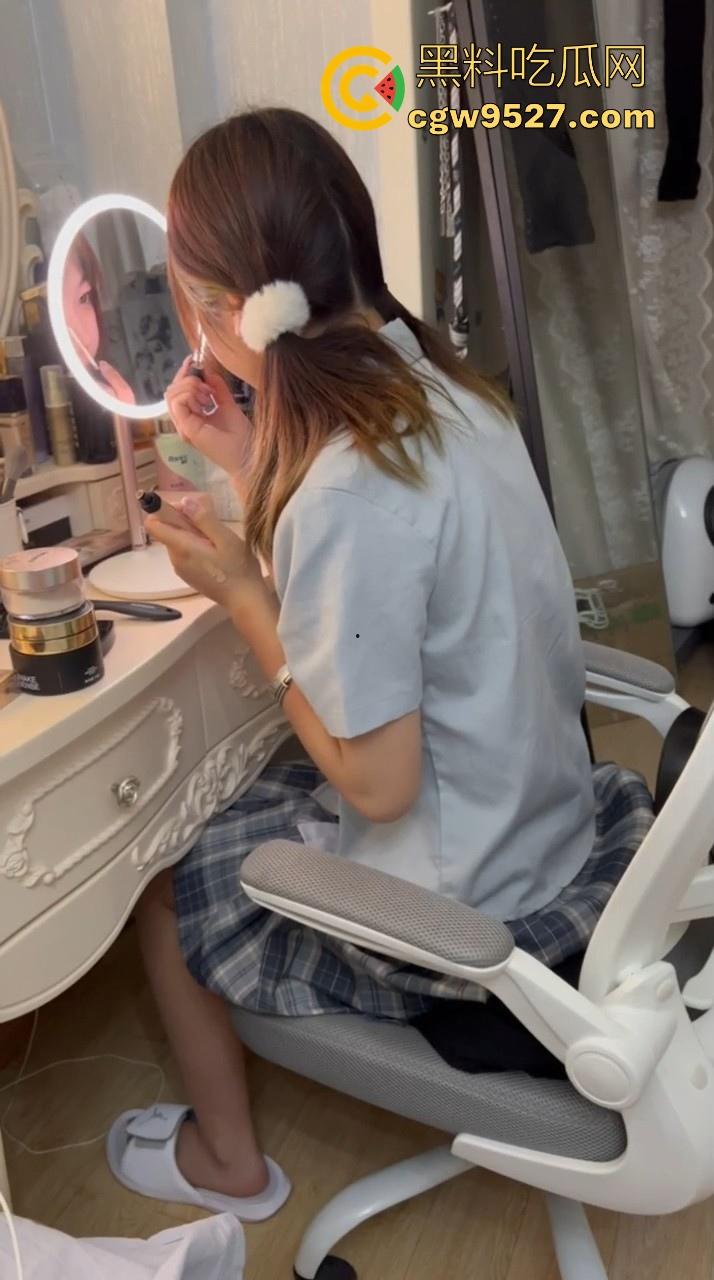 咱就是说能吃上这么极品的清纯萝莉，全靠我马嘉祺哥哥！个人骚舞把迷妹性欲都勾出来了，得不到哥哥就随便找个屌！-5