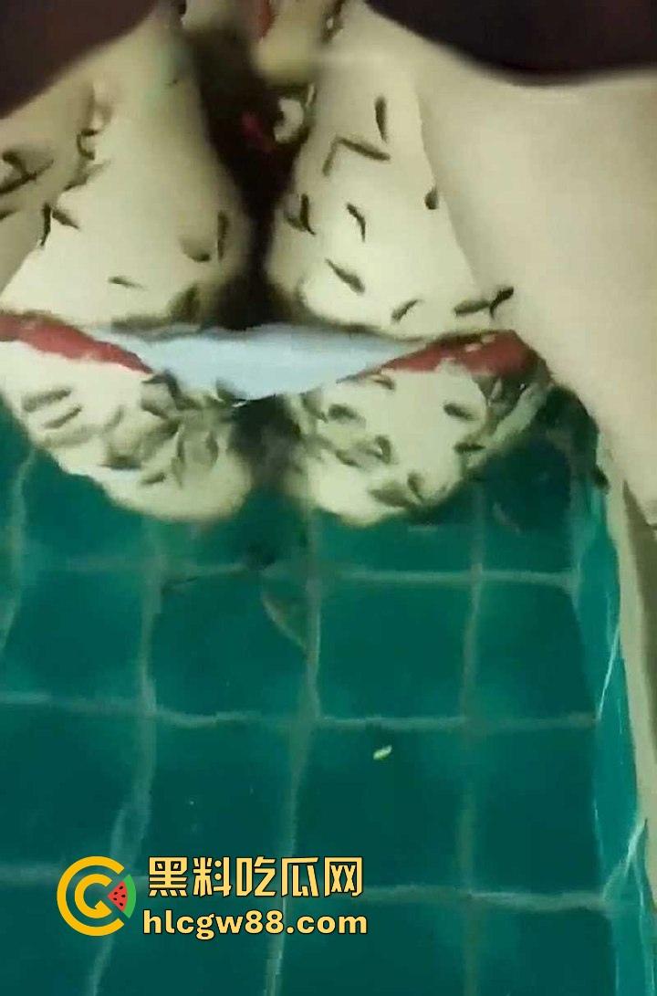 身边骚逼无处不在,盘点民间最狂野真实故事,露天操逼、护士医院打飞机、露天野战全是精品骚片!-6