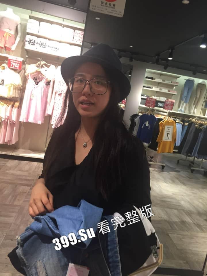 露脸轻熟女 #陆丽 海量自拍32v流出 十个眼镜九个骚 被操时还在和员工打电话 克制着不敢叫床 很刺激很反差 配合情郎喜好各种制服-5