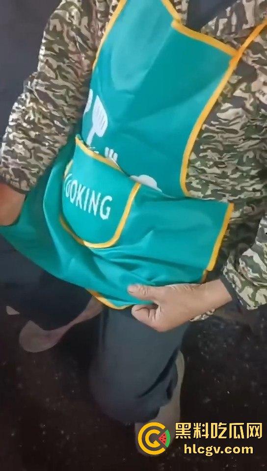 湖南长沙路边摊臭豆腐制作全过程曝光！网友现场考察直呼太惊人！-7