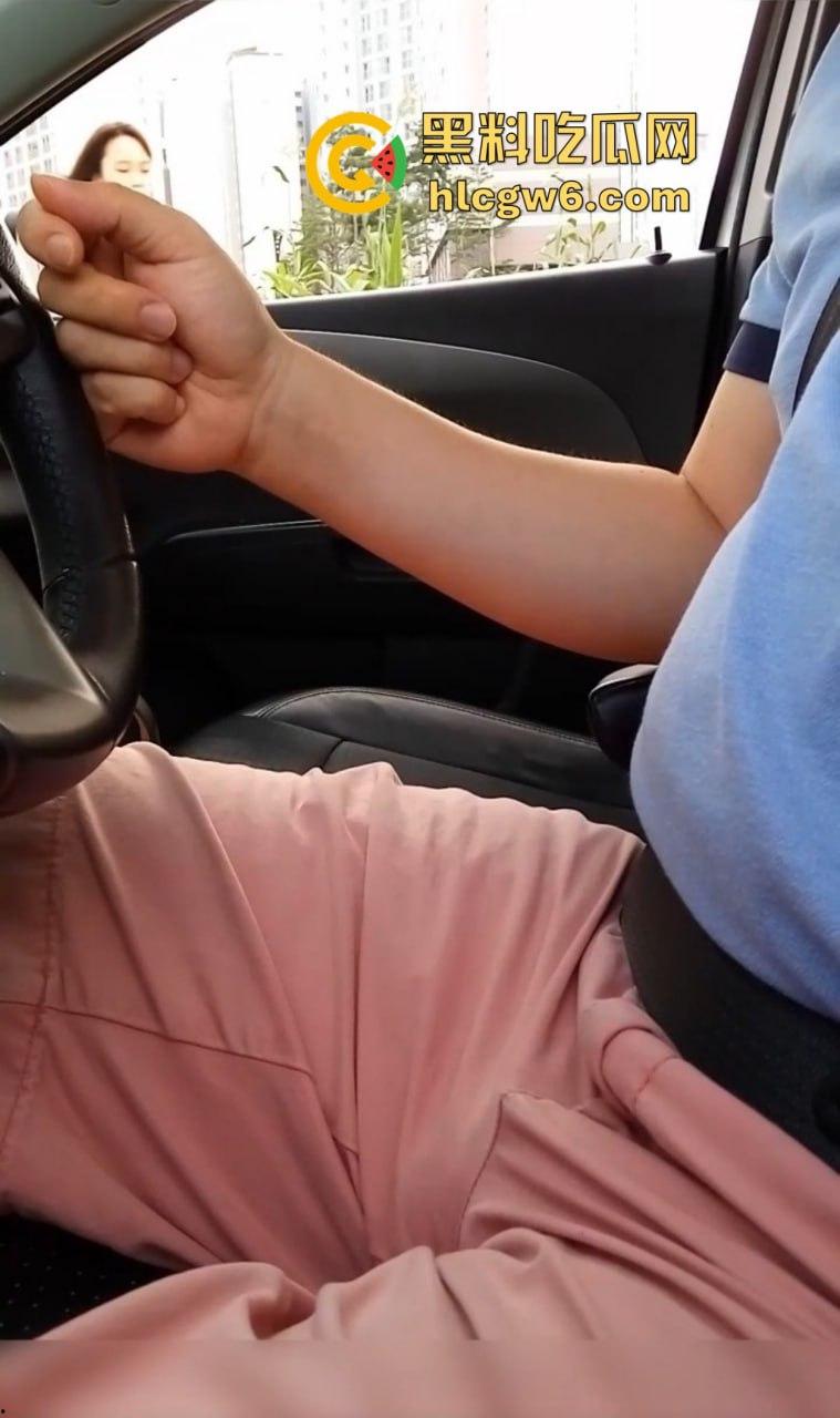 润到韩国钓上极品韩国少女，土豪带妹子乡间小道停车，直接在车里吹箫被口爆，这骚操作真是会来事！-4