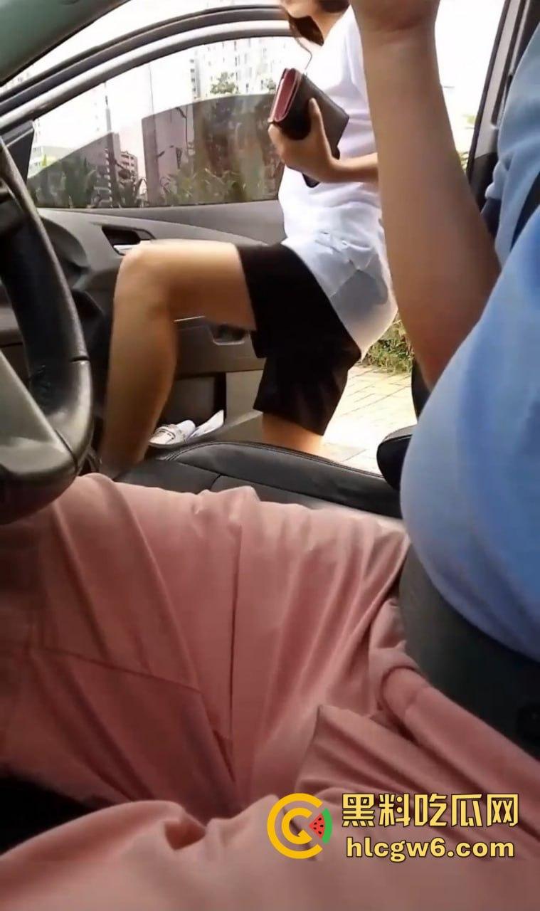 润到韩国钓上极品韩国少女，土豪带妹子乡间小道停车，直接在车里吹箫被口爆，这骚操作真是会来事！-5