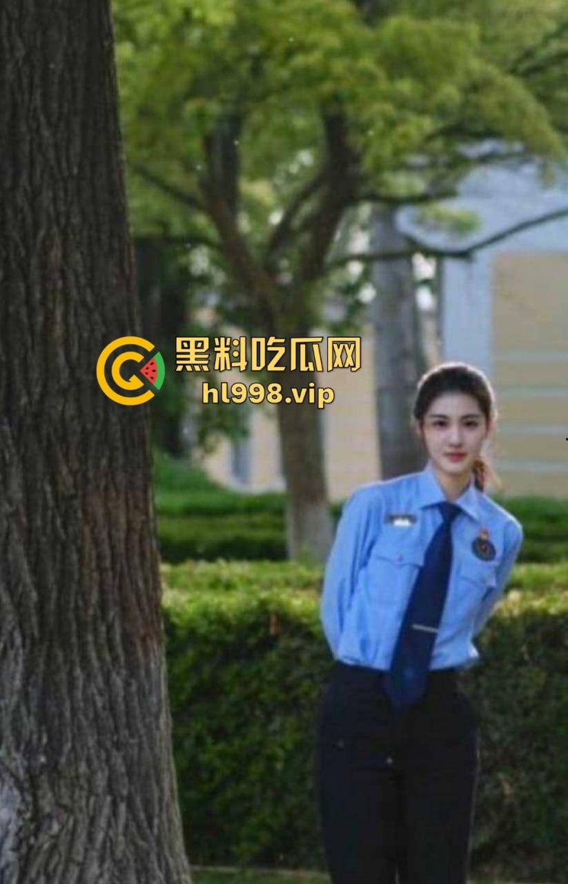 民警变成变态淫魔！外网发布与女警的性爱视频，穿警服口交、后入爆操，极品警花无处遁形！-6