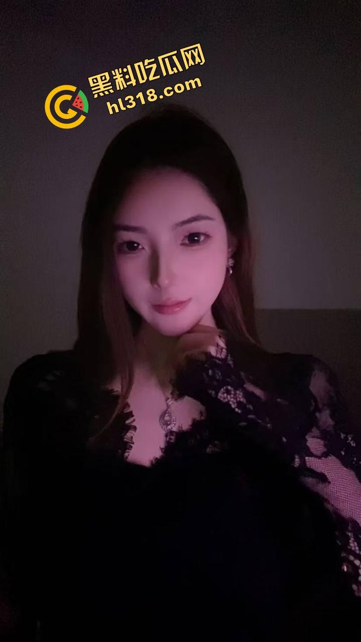 偷操哥哥女友，她贱到不让拍还死命夹，嘴上说再内射就咬断鸡巴，其实浪得要命，操爽了就射里面！-1