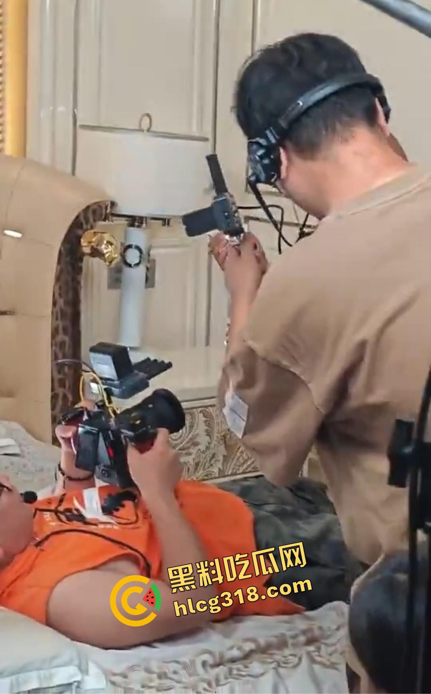 现在当女演员都不算惨,最惨的其实是拍床戏的摄影师,天天近距离看人操,自己一滴都不能射!-10