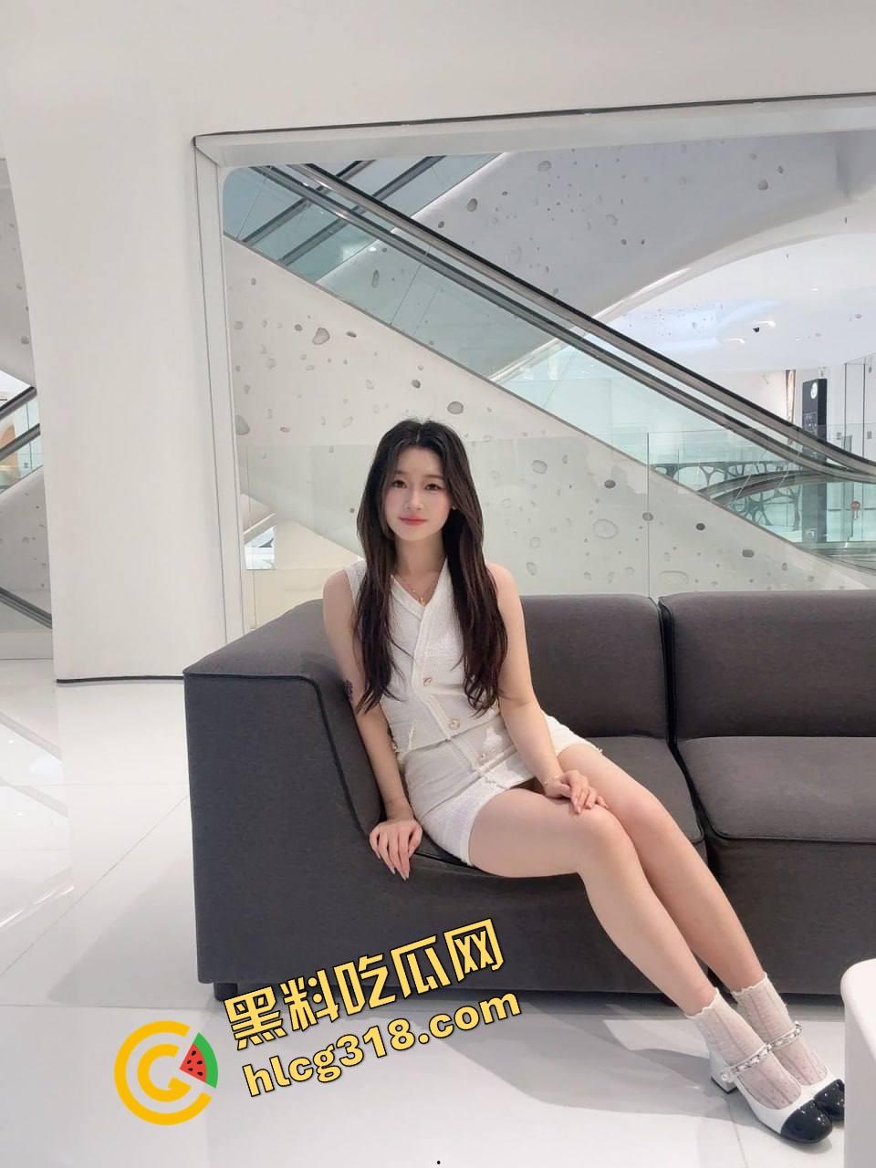 纹身肌肉男憋疯见女友，俩人见面直接从门口操到床上，厕所、阳台各种姿势各种打桩狂草！-6