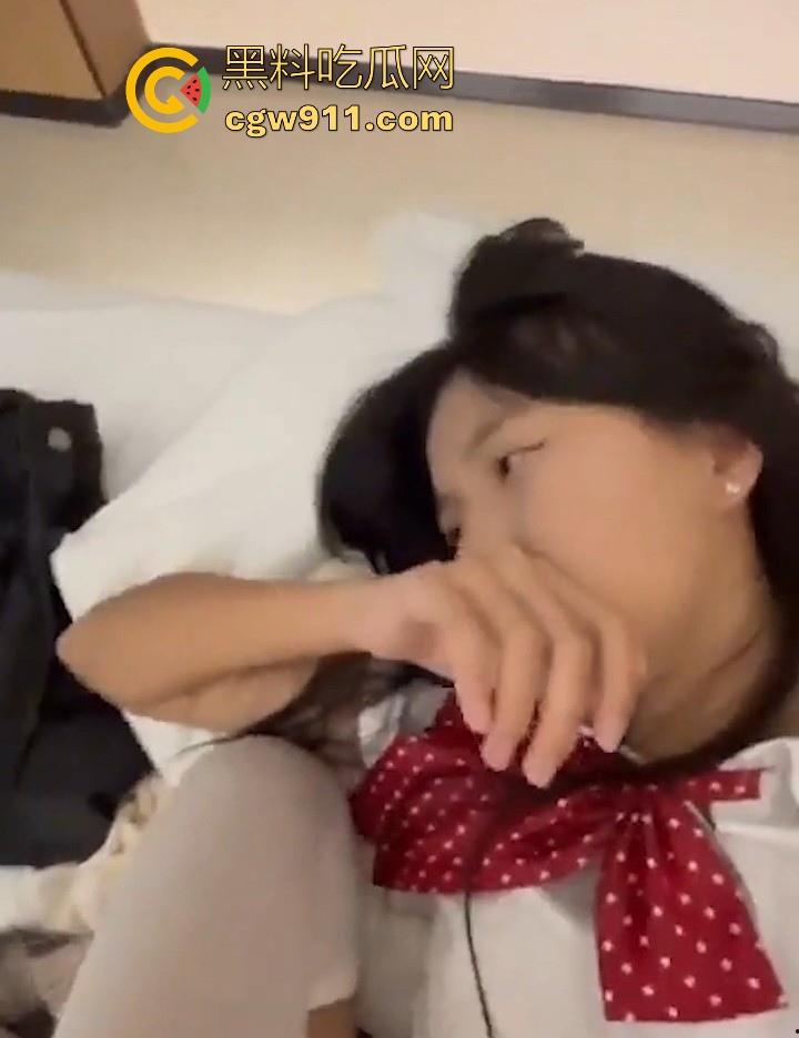 不是哥们！早知道这样我也玩原神啊！涉世未深清纯少女线下被游戏搭子后入猛操，小编现在就去下载！-10