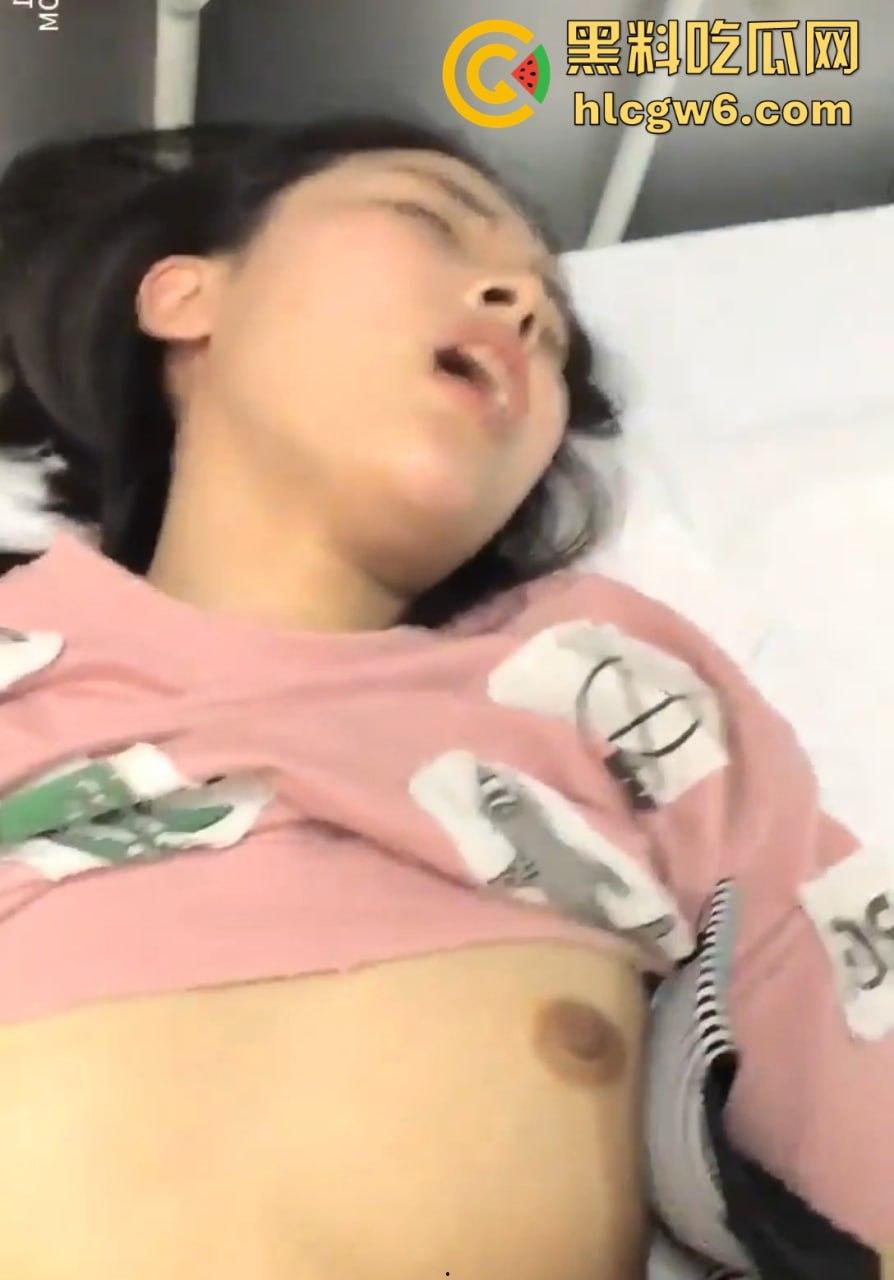 四川骚少妇【林微】与情人在医院病房调情打炮 经小穴治疗明天就能出院！-9