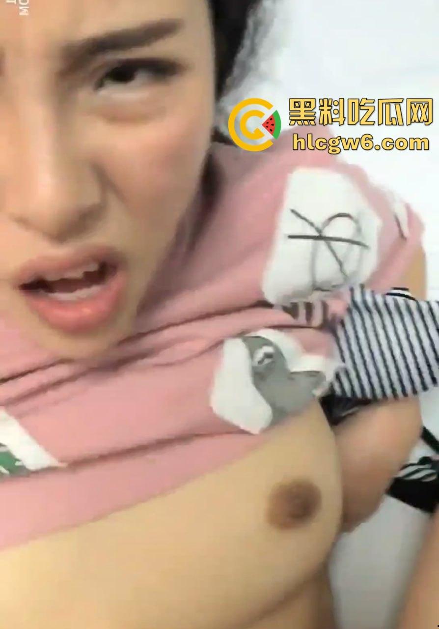 四川骚少妇【林微】与情人在医院病房调情打炮 经小穴治疗明天就能出院！-11