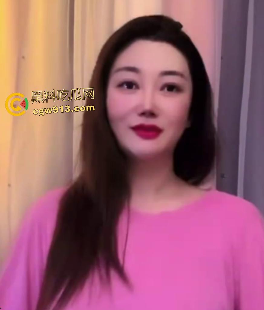 抖音网红【于小姐】一对一视频被金主调教，揉奶抠逼样样精，这骚穴太熟了容易喷水高潮！-2