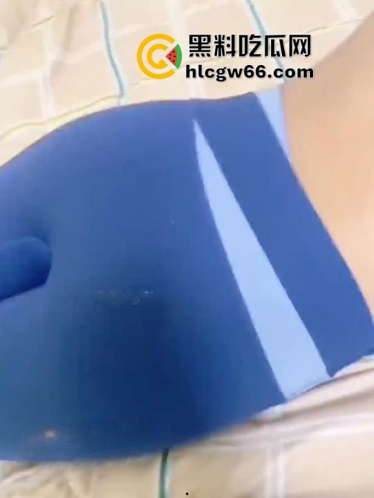 表姐周末在家扭瑜伽被我摁床上猛操到喷汁,裤子一扯浪水淌成河,内衣不穿的贱货嘴上骂滚含屌舔到腿抖-7