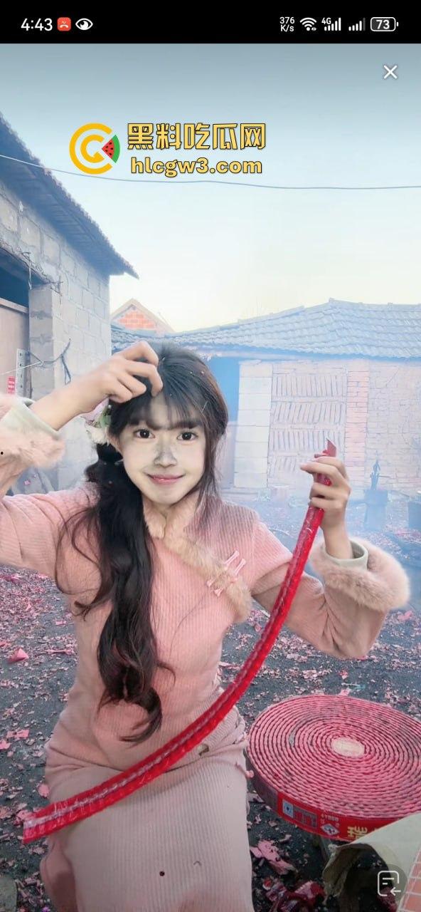 抖音主播『婉婉』炮厂认证主播边直播边放鞭炮,嘉年华狂刷鞭炮狂炸,大哥们这电子养蛊玩法真是太炸裂了!-3