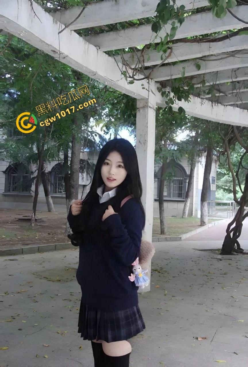 福建大学大一学妹【李梓涵】,清纯外表下藏淫荡欲望,裸聊勾引到酒店操逼,激情7次,叫声震酒店,渣男曝光视频全校疯传-2