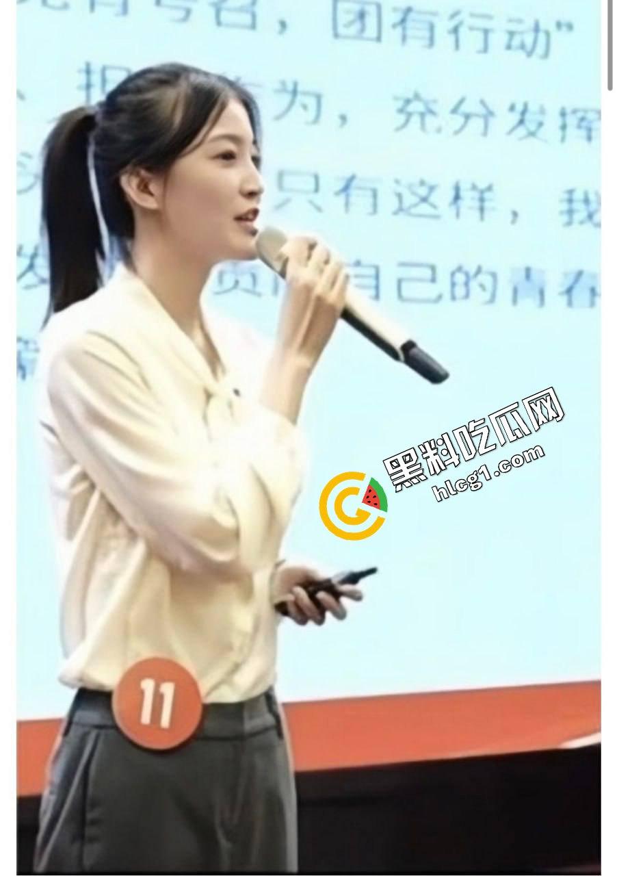 上海师范大学校花吃鸡巴视频曝光，爱好王者荣耀，疑似小代变干爹！-6