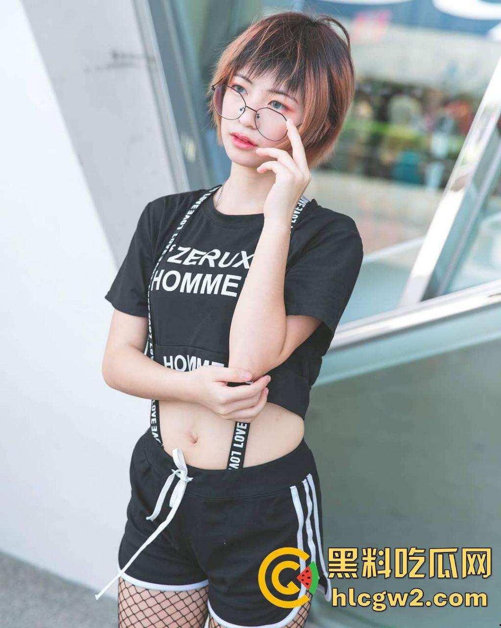 清纯嫩模【小黑喵】惨遭前男友曝光！性爱影片流出，反差太大看得人欲火焚身！-2