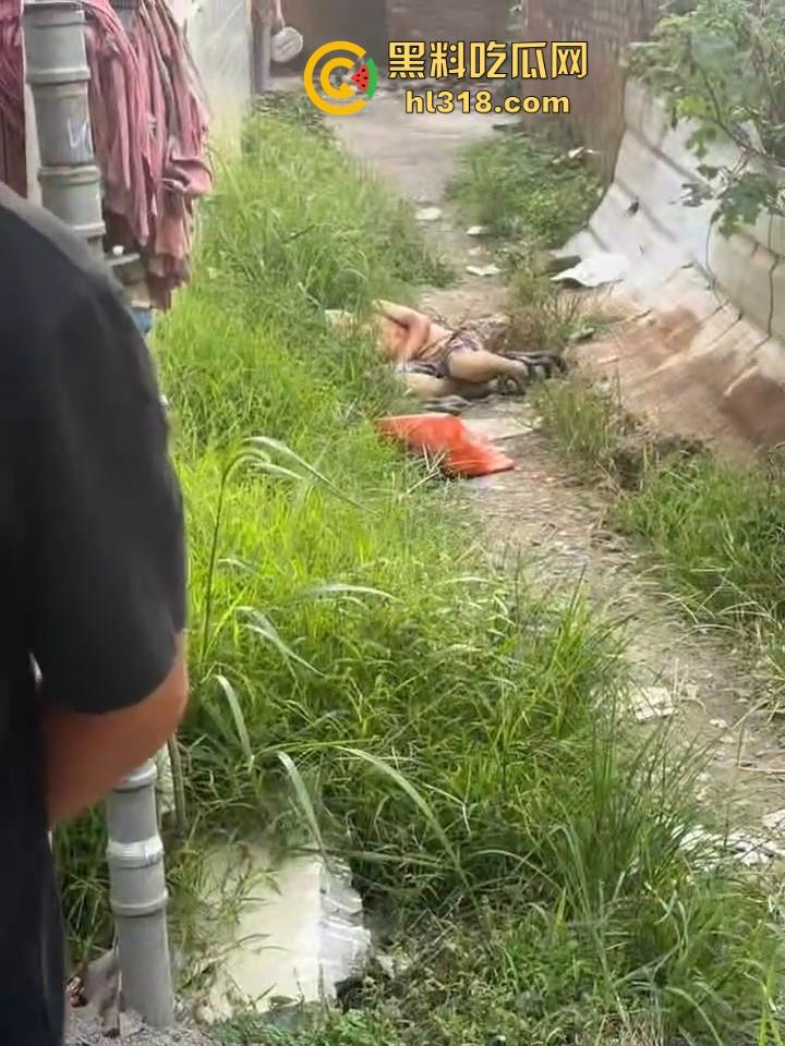 湖南省耒阳发生一起血腥命案，一个报复社会的青年，拿刀随机砍人，以至3人当初死亡，嫌疑犯在逃！-5