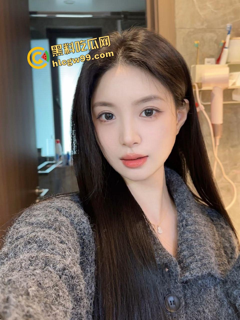 黑龙江哈尔滨小区饥渴男女，光天化日之下雪地里刺激深喉口爆吃鸡，还曾在雪地露奶露逼淫荡拉尿！惨遭曝光独家流出！-3